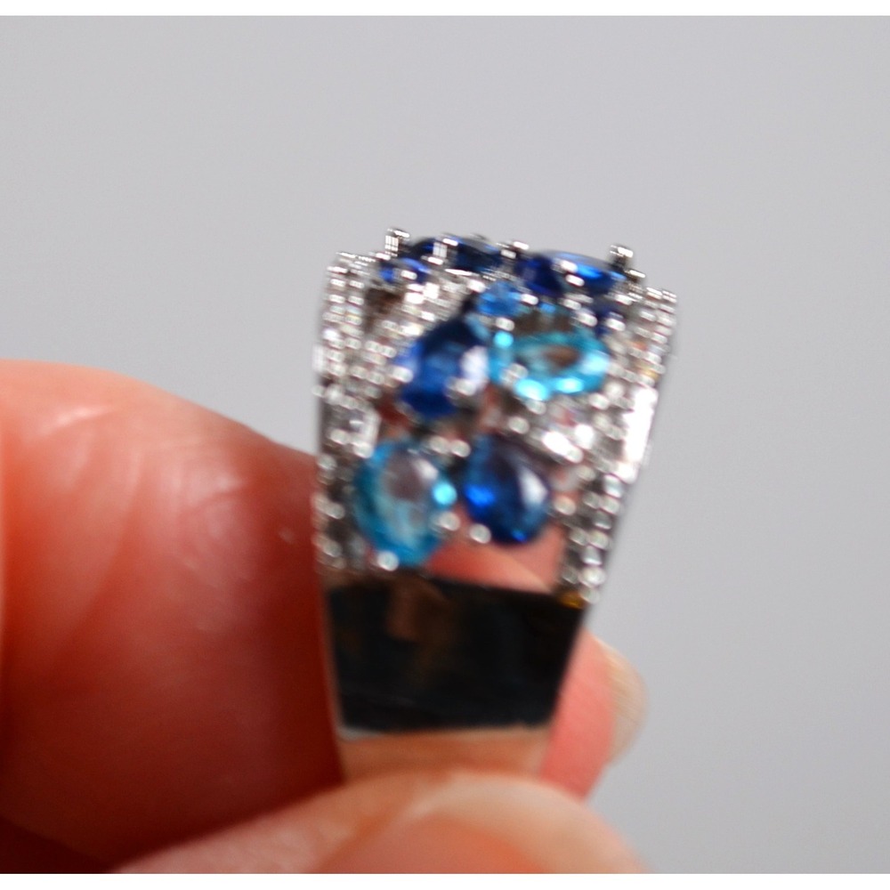 Silver Toned Ring w/ Dark & Light Blue Stones Cut Out Design Size 6.75 Beautiful - Picture 9 of 10